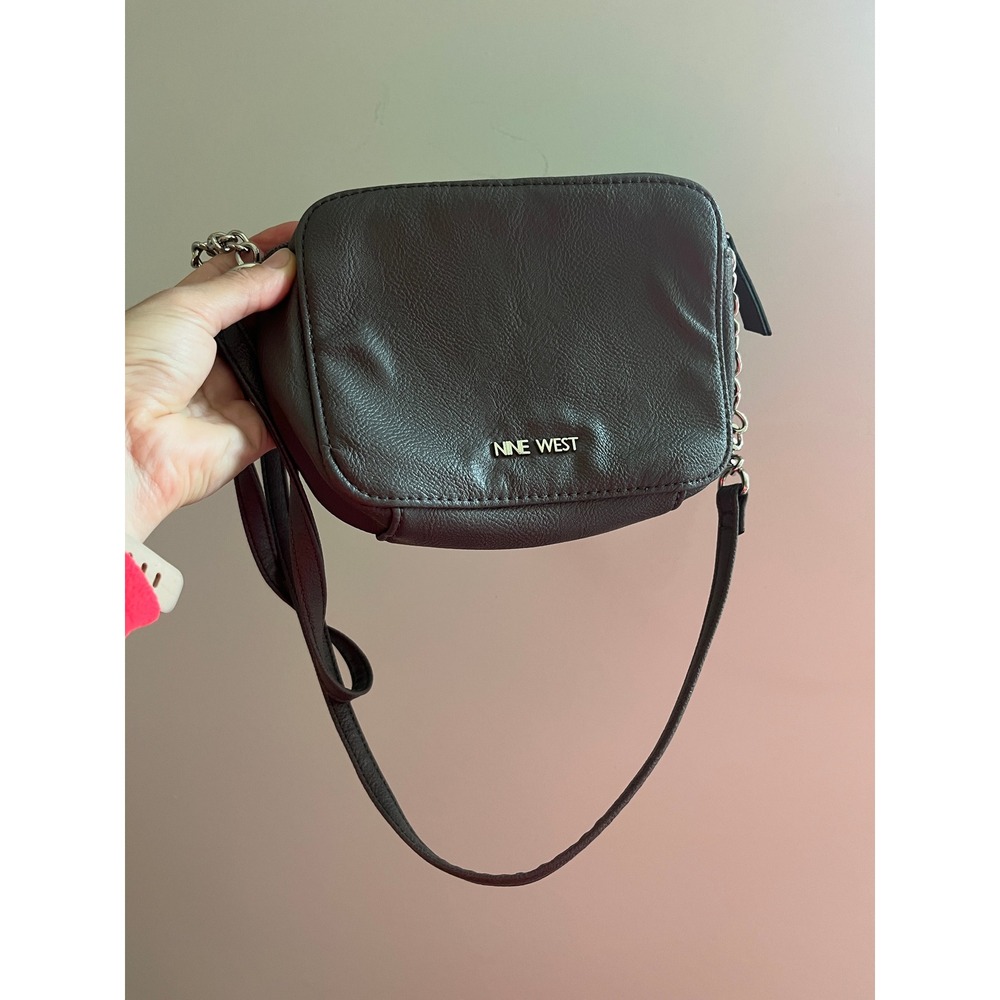 Nine West Gray Pebbled Crossbody Bag Faux Leather Silver Chain Strap‎ Chic Purse